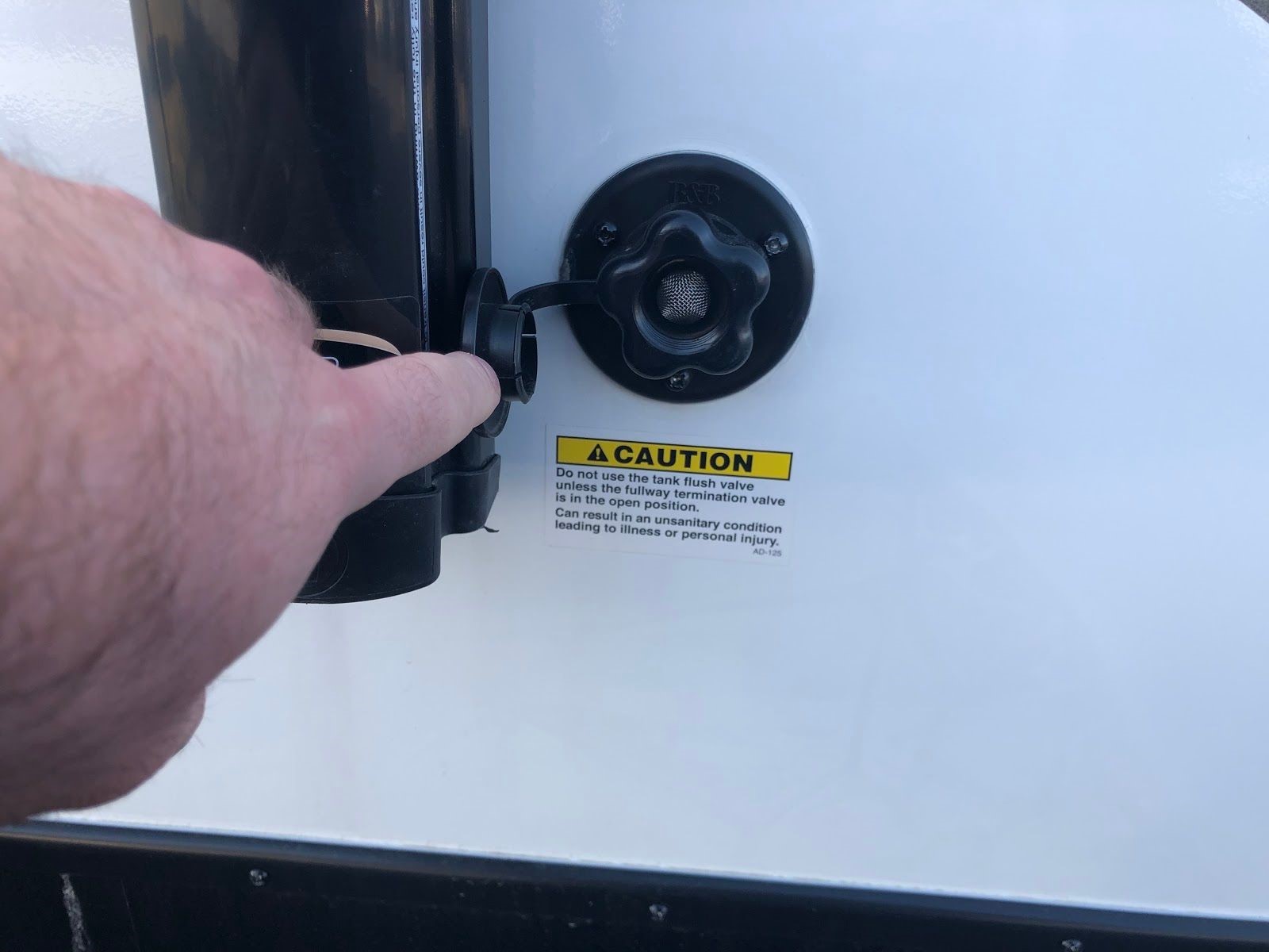 sewer valve on travel trailer